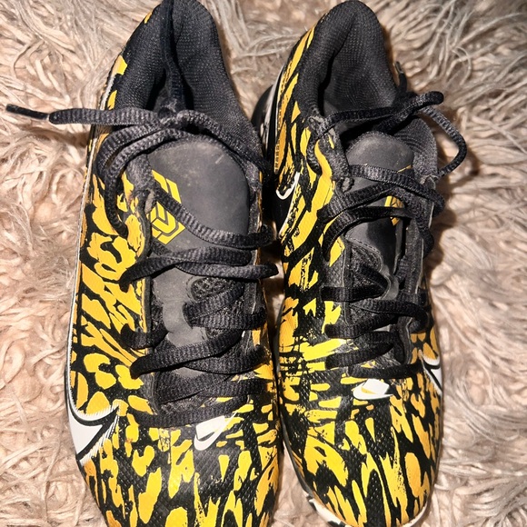 Nike Gold and Black Cleats - Picture 3 of 4